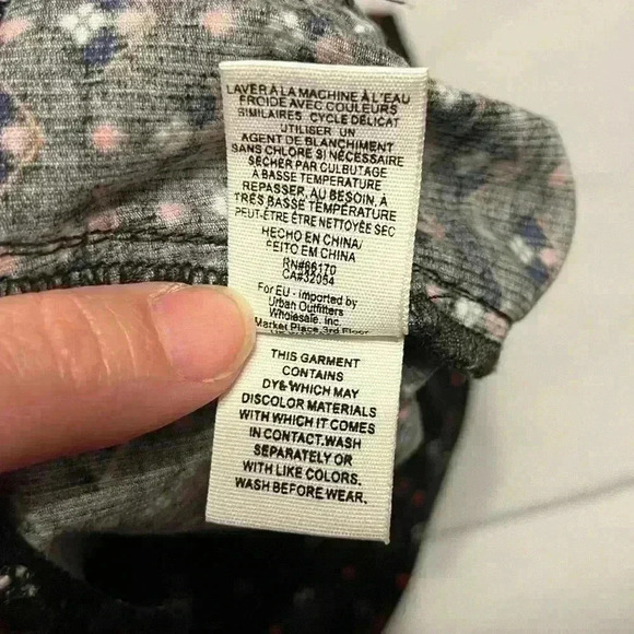 Free People Joani Patterned Corduroy Belt loops
buttons Mini Skirt Size 27 - Picture 11 of 12